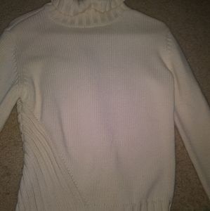 Knitted beige turtle neck